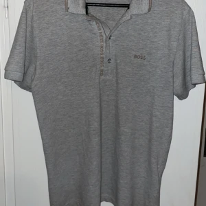 Andvänt i 7-6 månader bara under fina tillfällen men den är otroligt skön att ha på sig  - Bra skick, Passar bra till många outfits, enkel att tvätta 