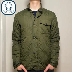 Ralph Lauren Jacka | Grön - Svinfet Ralph Lauren Jacka i 10/10 skick! Han på bilden är ca: 175 & 65kg. Skriv vid frågor eller funderingar🙌