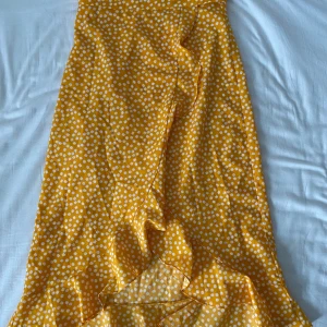 Kjol - Kjol i fint skick💞 Har aldrig använt och har inga defekter.   Skriv till mig för fler frågor🫶🏼