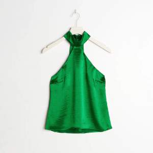 Grönt satin linne från Gina som endast är använd en gång💚💚