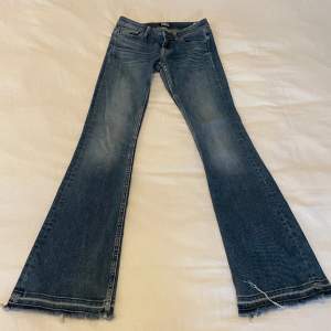 Så fina lågmidjade bootcut jeans från crocker, sista bilden är lånad