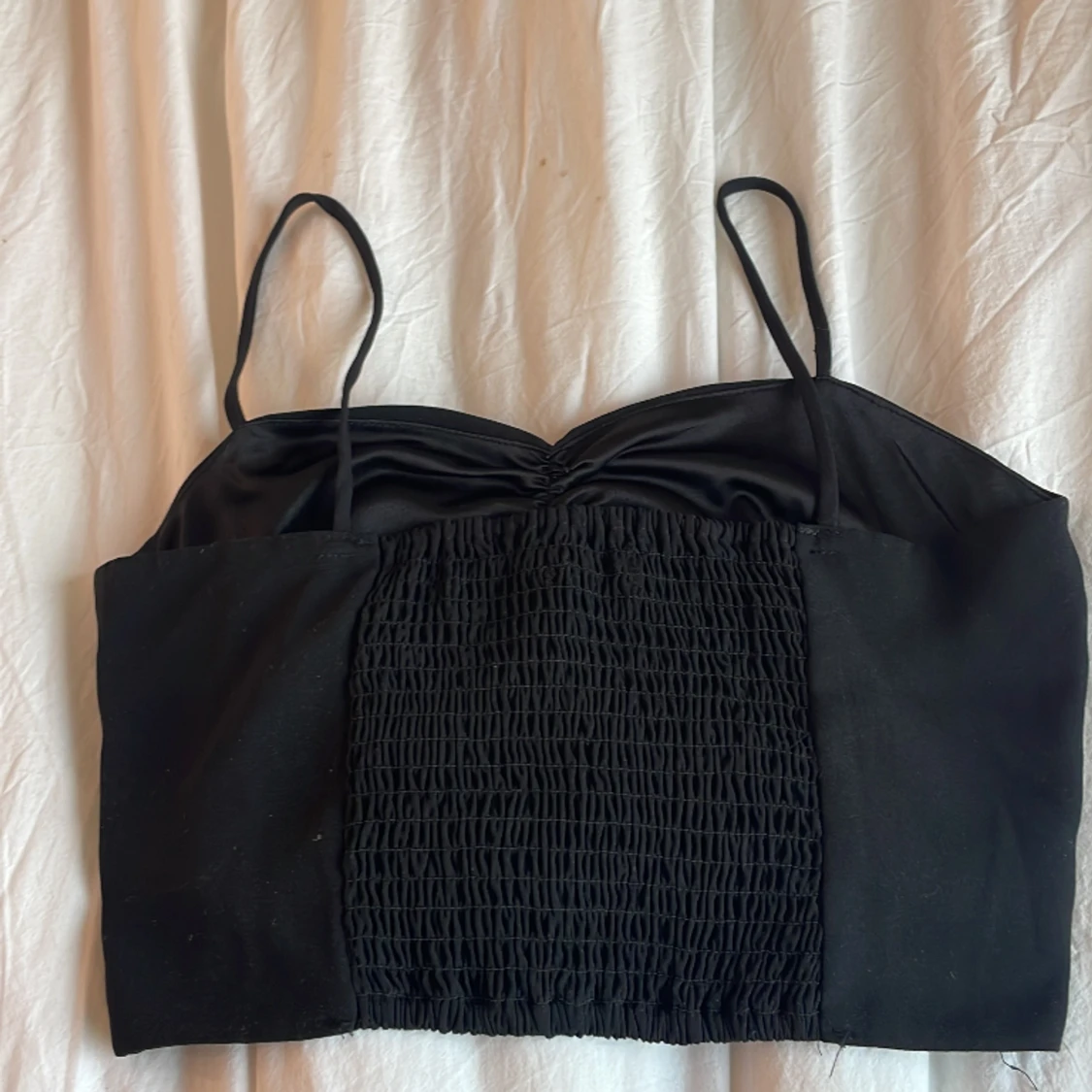 Hej jag säljer en fin mag tröja eftersom den är för stor för mig ordinarie pris är runt 100 tror jag  - 90