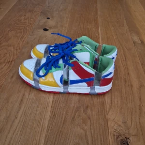 Nike SB Dunk Low Sandy Bodecker - Storlek 45  Använts minimalt  Säljs utan orginallåda.  Pris kan definitivt diskuteras!  7.5/10 skick