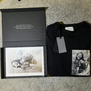 Säljer Limitato T-shirt. Allt OG ingår - Säljer Limitato T-shirt, allt OG ingår. Riktigt bra skick! 