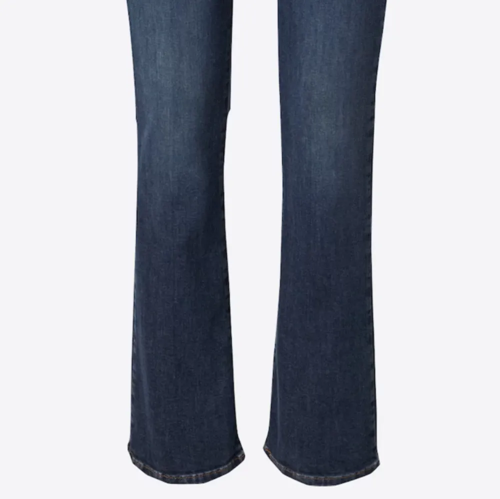  Ltb jeans som är slutsålda, i storlek 27/30, super fina bara använda en gång därav säljer jag💘skriv privat för fler bilder. Jeans & Byxor.