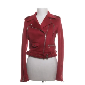 Imitationmocka biker - Jättefin biker Sitter bra men har för mpnga så måste bli av med några. 