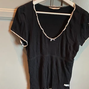 Odd Molly tröja  - Tröja från Odd Molly Storlek 2/M  Rök och djurfritt hem! Nypris 499kr