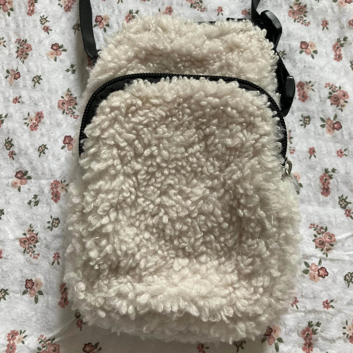 Supersöt fluffig väska🫶