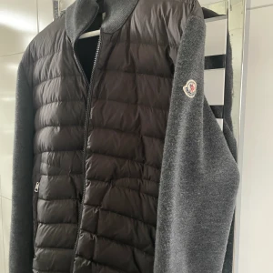 Moncler Cardigan - Strl XL Ljusgrå Passar L