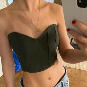 Zara topp  - Snygg tubtopp. Skriv för frågor eller funderingar🥰