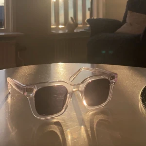 Allcap1 Glasögon  - Säljer mina allcap1 glasögon, det är i bra skick och är bara använda några gånger, priset kan diskuteras.