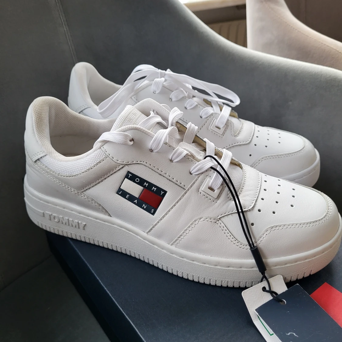 Nya sneakers Tommy Hilfiger strl 39 - 90
