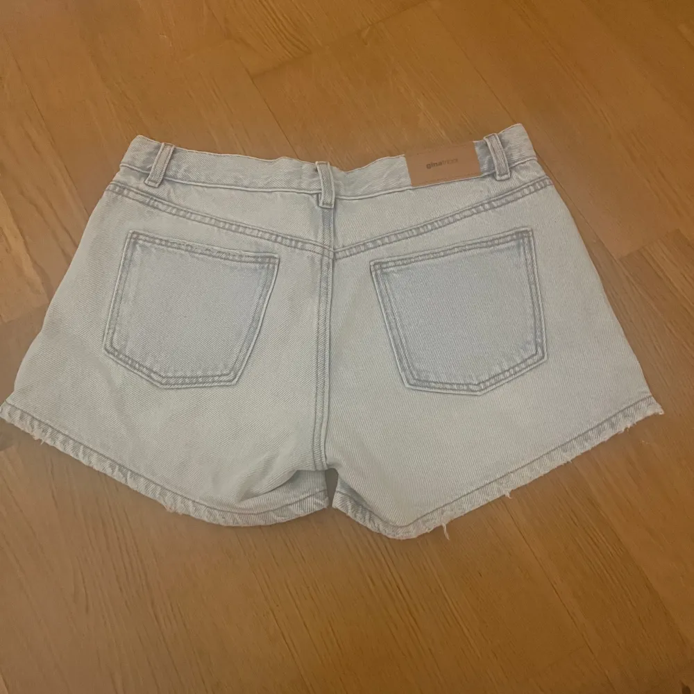 Fina shorts i bra skick, användt endast en gång! Köpt från gina tricot ca ett år sen.. Shorts.