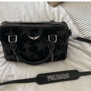 Zadig väska - Zadig Voltaire stjärn västa i bra skick, pris kan diskuteras❤️