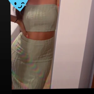 Grönt set💚 - Jätte fint grönt set 💚 knappt använd, i väldigt fint skick, skriv privat för frågor 💚