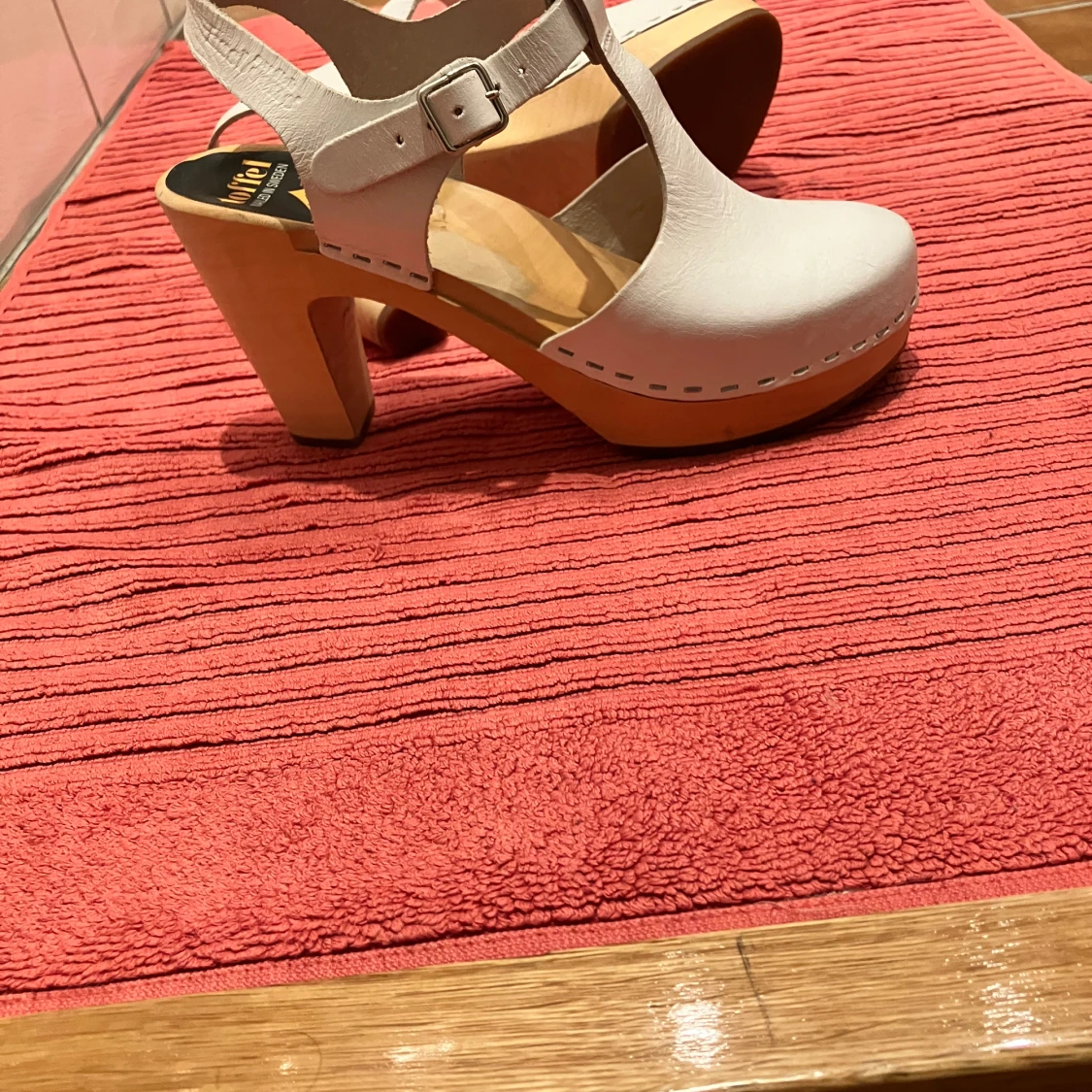 Swedish hasbeens stl 37