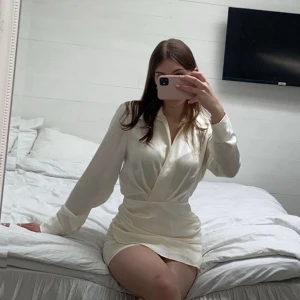 klänning - helt ny klänning från zara med prislapp kvar❤️