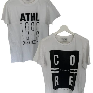 Vit Tshirt - Vita T-Shirts använda bara ett fåtal gånger. Väldigt bra skick, inga skador. En av tröjorna är från Jack & Jones, andra vet ej. Pris kan diskuteras! Har du några frågor kan du kontakta mig :)