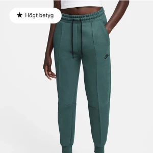 Nike tech fleece - Säljer tyvärr mina Nike tech fleece byxor köpta på Nike i usa. Såå sköna och bra kvalitet, säljer då de är lite för långa i benen på mig som är 157cm.🫶🏽