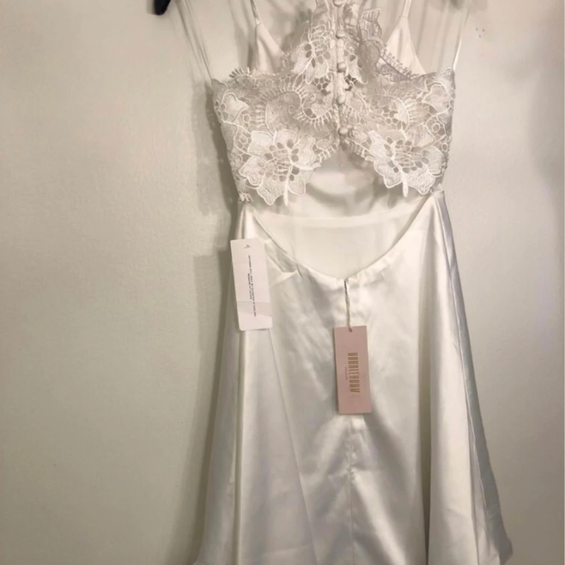 Vit studentklänning siden stl 34 - 92