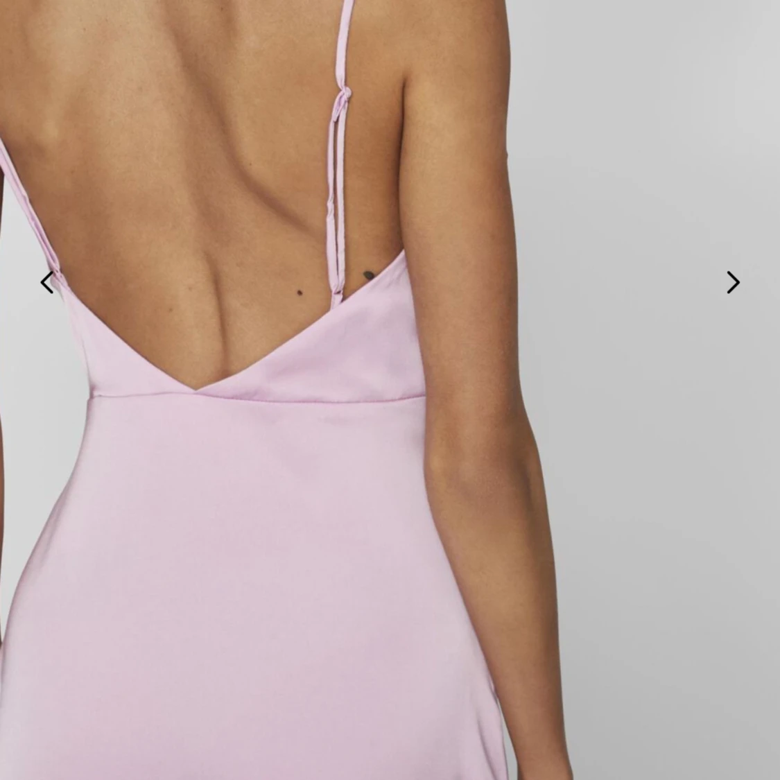 Rosa satin klänning - 90