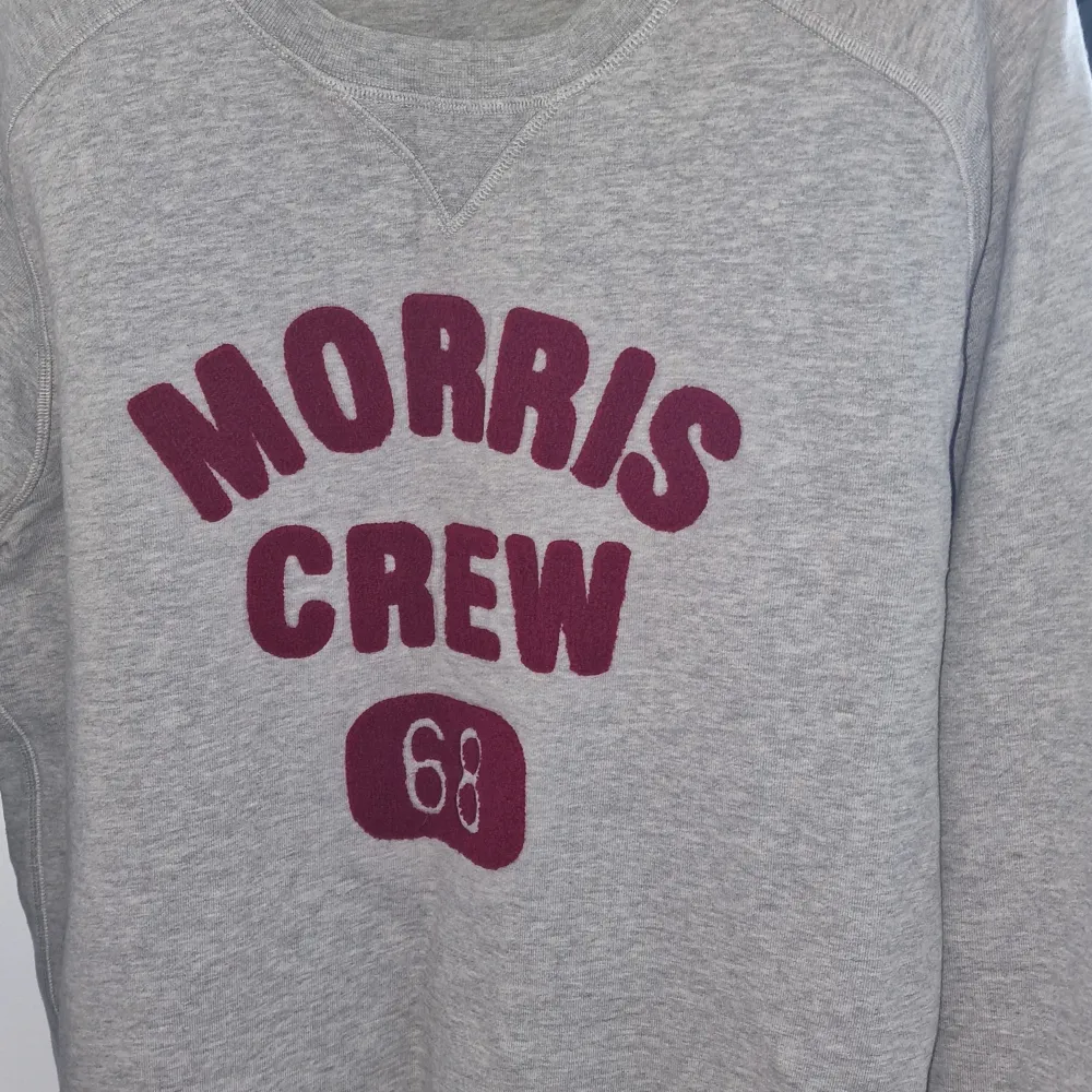 Väldigt fint Morris tröja, används bara 2 ggr nästan som ny.. Tröjor & Koftor.