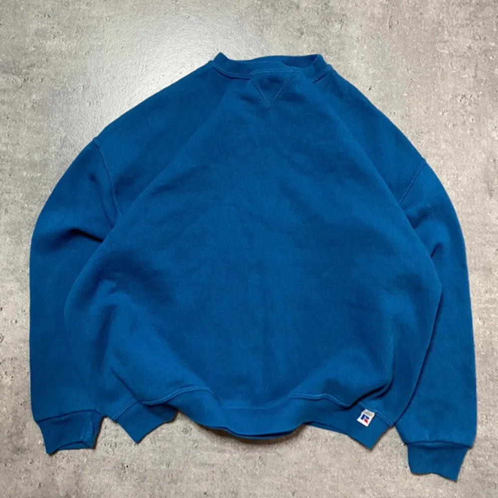 Blå crewn neck pullover. Hoodies.