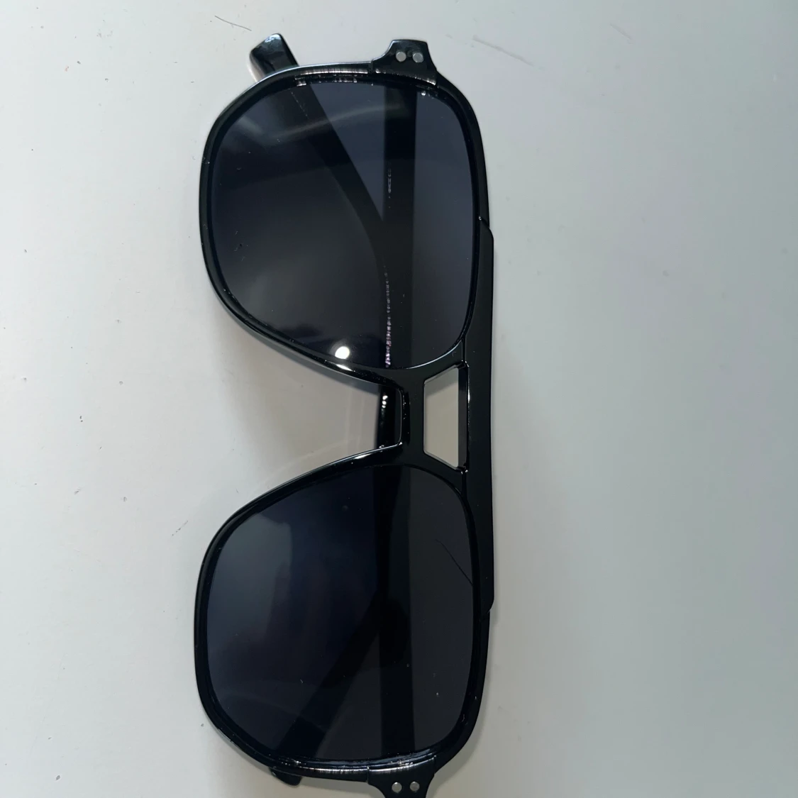 Svarta solglasögon  - 91