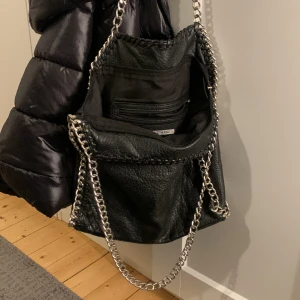 tiamo - stella mccartney liknande väska från tiamo ❤️ mycket bra skick