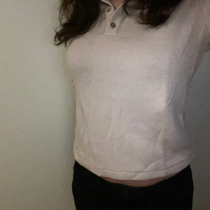 Tröja från zara  - Tröja från zara i världens skönaste material!!💗  Storlek M men sitter bra på mig som har XS/S i tröjor💗 