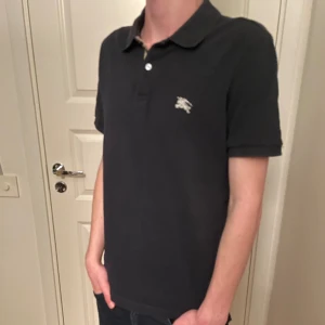 Burberry piké  - Säljer en väldigt snygg Burberry piké som är i bra skick! Storlek S!  Hör gärna av dig om du har frågor!
