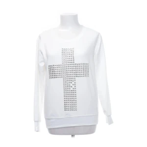 Snygg Y2K sweatshirt  - Snygg Y2K sweatshirt med metall detaljer på framsidan I bra skick saknar bara några få metall detaljer  Pris kan diskuteras 🫶