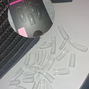 Tippar  - Långa fina tippar, ca 36st🫶🏼 Skickar med en nagelfil på köpet!