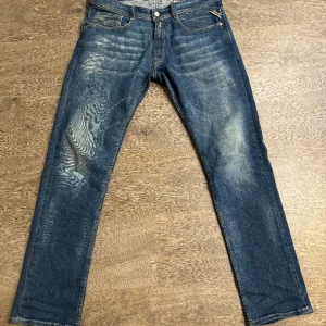 Replay Rocco - Säljer dessa Replay Rocco jeansen i size 31!  Sjukt snygga med i bra skick utan någon slags missfärgning eller fläckar.  Slimfit jeans