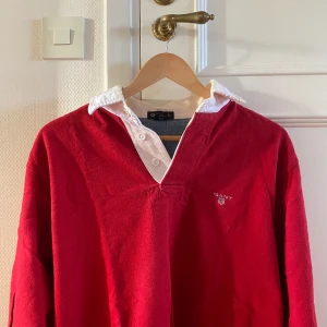 Gant sweatshirt  - Röd gant sweatshirt ❤️