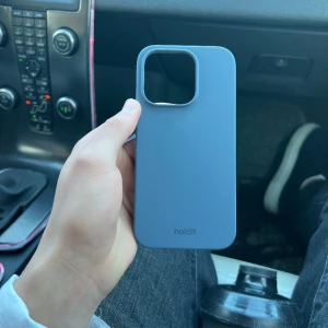 Holdit IPhone 15 Pro  - Säljer mitt IPhone 15 Pro skal då den inte passade min mobil 