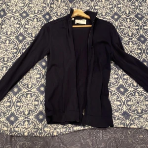 SELECTED HOMME - Skön och fin fullzip från selected homme, storlek M men passar även L  