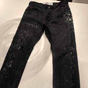 PAINTED JEANS 