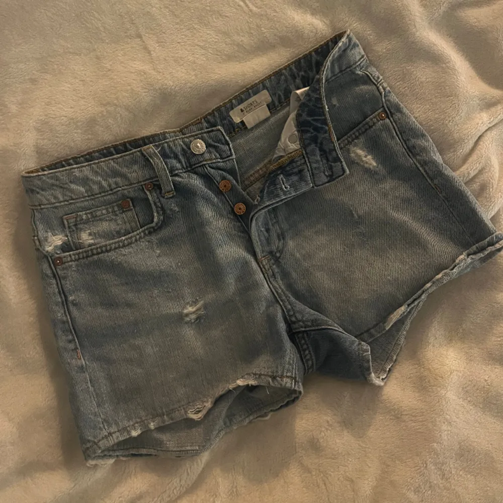 Super snygga jeans shorts till sommaren strl 36💕🤩. Shorts.