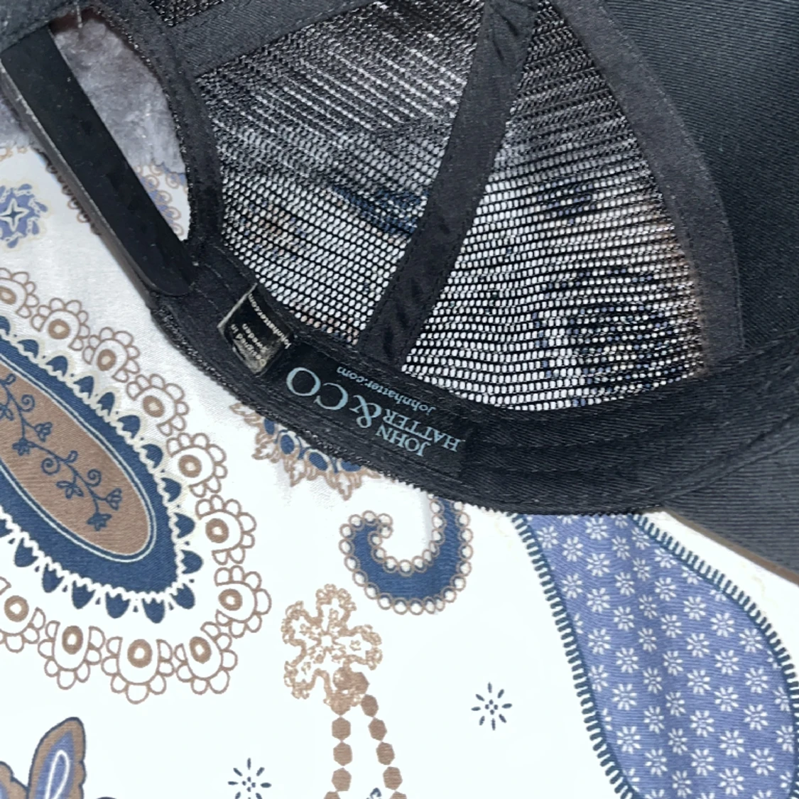 Säljer min John hatter i bra skick - 90