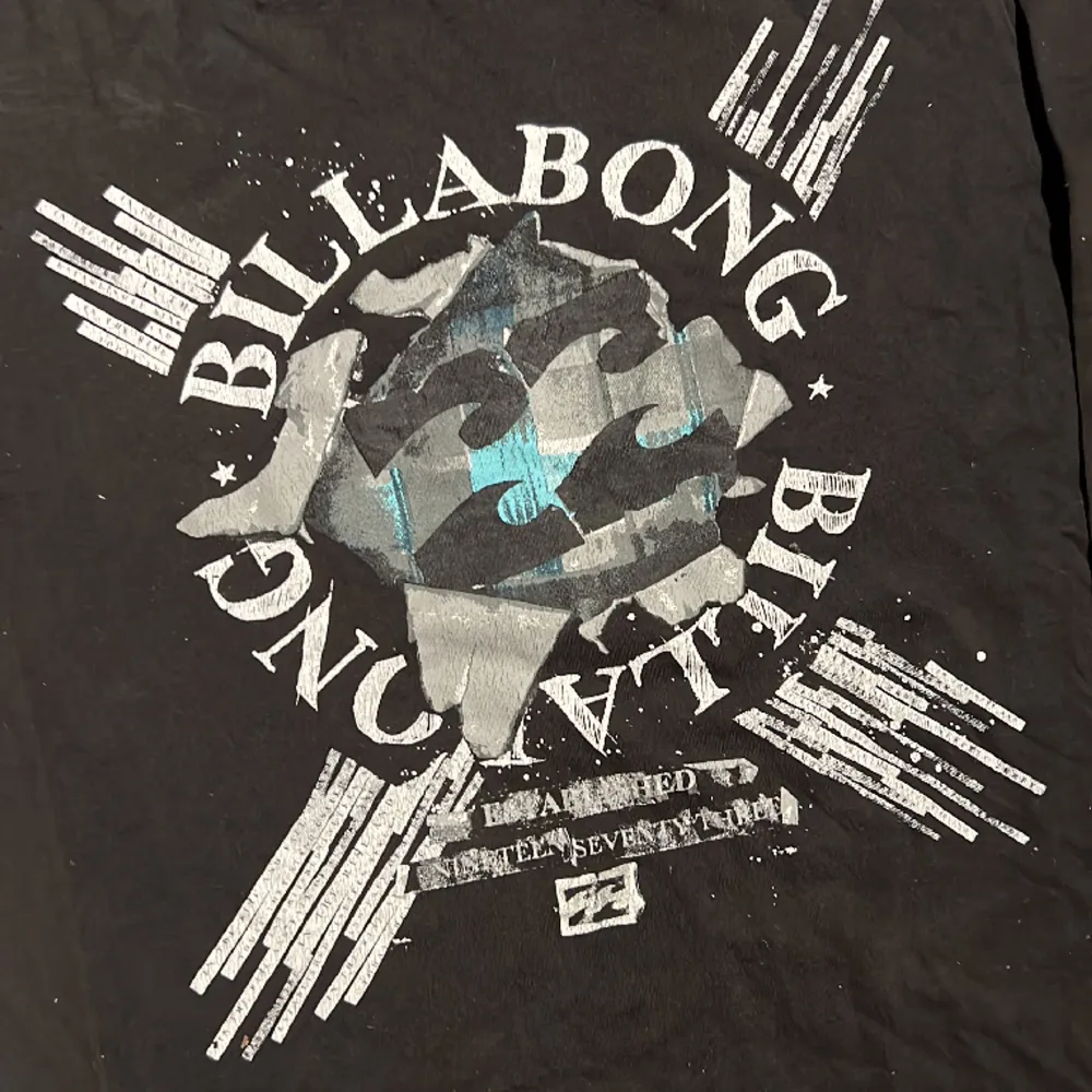 As fet billabong longsleeve😈😈🙏pm för mått🗣️🚳. Skjortor.