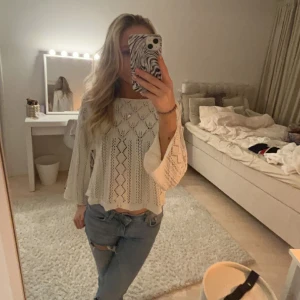 Fin tröja - säljer denna tröja från vero moda då den aldrig använd säljer samt en typ lika dan från only❤️inga defekter 