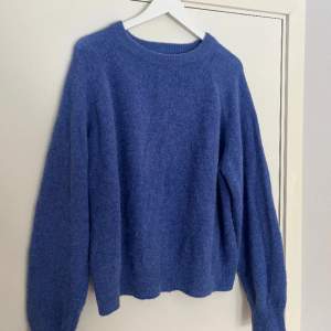 Stickad tröja från Carin Wester i storlek L, knappt använd💙 Alpaca/wool blend