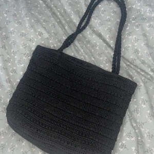 Strandväska - En fin och rymlig strandväska eller till andra tillfällen 💓 Med innerfack 