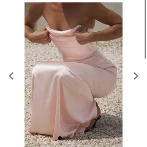 Balklänning - Så fin balklänning från Mershki! NYSKICK. Har inga egna bilder då den inte passade