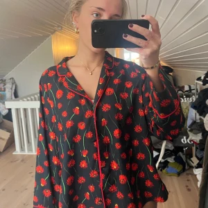 Kavaj/blazer h&m - Så snygg kavaj/blazer från h&m!😍storlek 38