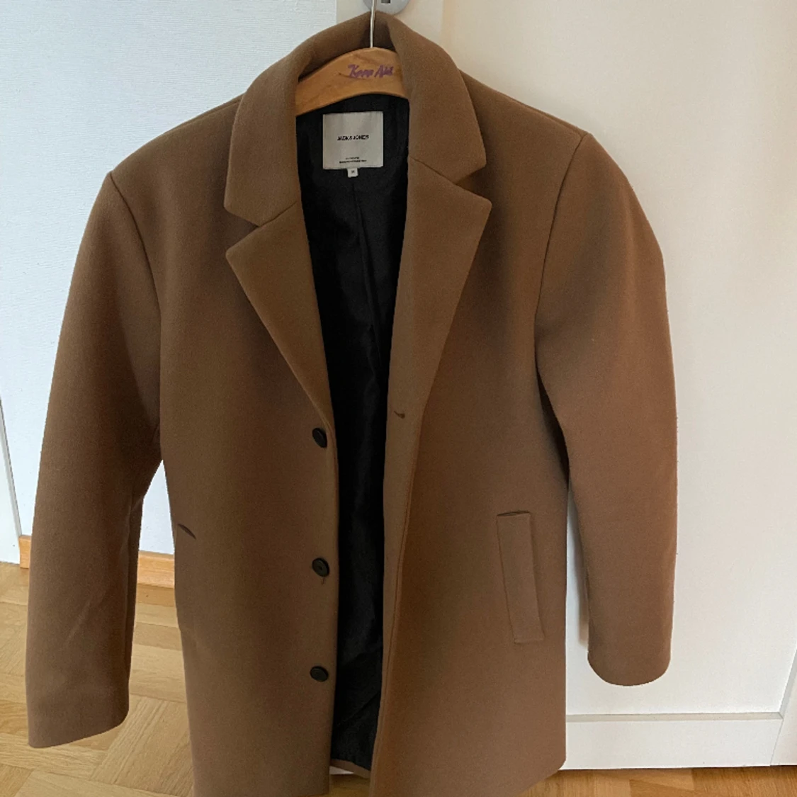 Brun kappa från JACK & Jones  - 90