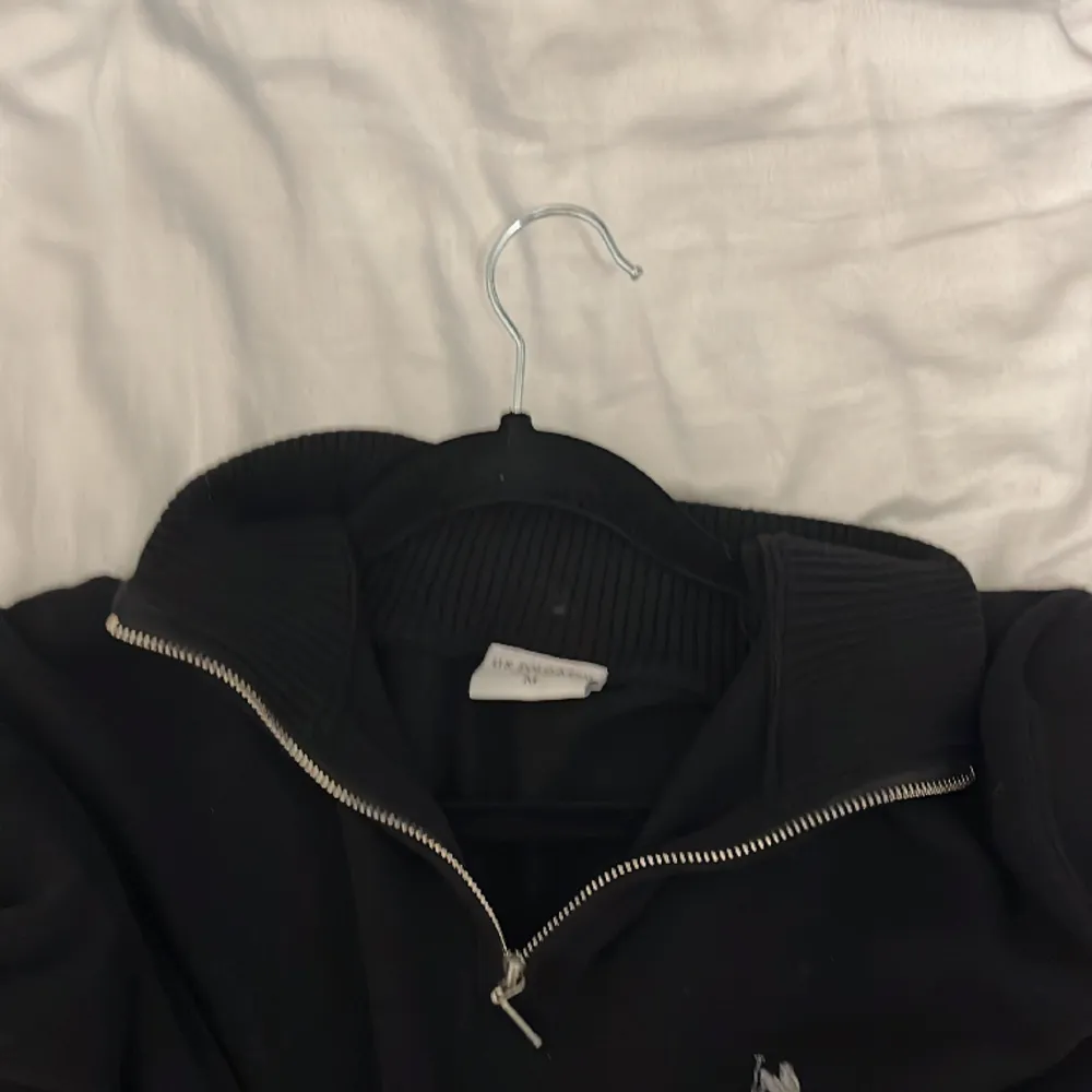 En bra Quarter zip för men detta passar bra med årstiden för den varma tyget.. Tröjor & Koftor.