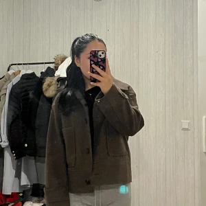 Kappa från Lindex  - Hej!  Säljer denna bruna kappa från Lindex.  St S  Skriv vid frågor. 