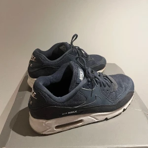 Nike air max sneakers  - Använt skick  Storlek 44